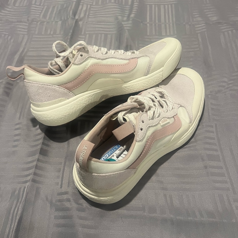 NWT Vans Women's Cream and Pink Sneakers Size 9
